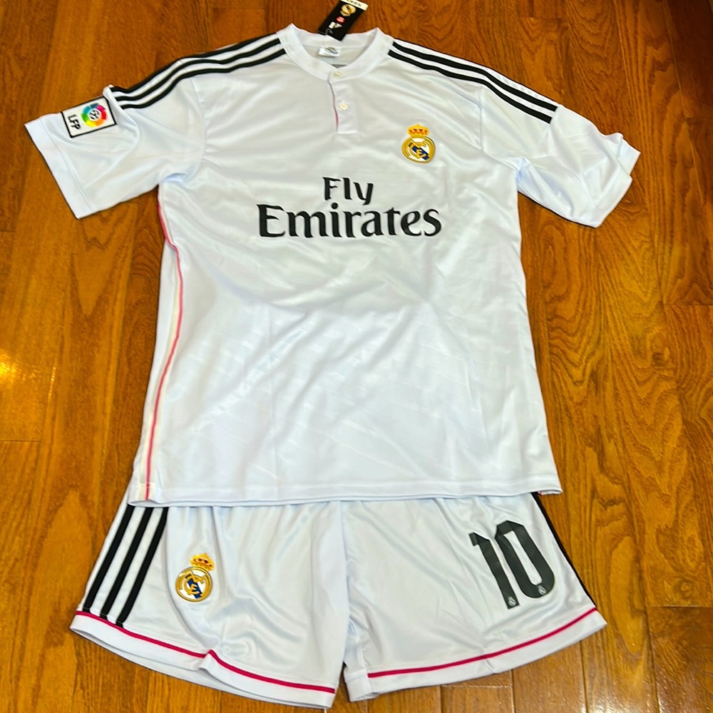 NWT REAL MADRID FLY EMIRATES TEO PIECES TOP AND SHORTS NUMBER 10 JAMES SIZE 2XL